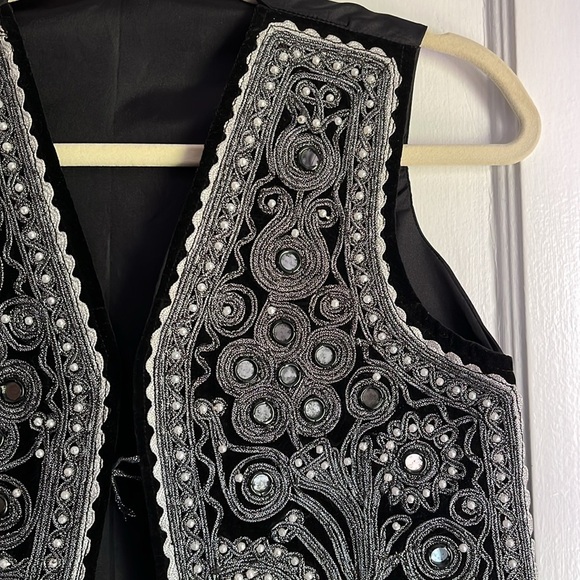 Vintage Beaded Velvet Vest Black & Silver Traditional Folk Embroidered - Picture 3 of 11
